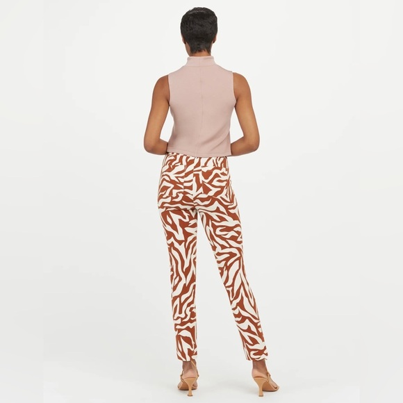 NWT Spanx On-the-Go Printed Ankle Slim Straight Pant Clay Zebra Stripe Petite XL - Picture 3 of 16